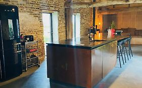 Hoeve Appartement aan de rand van Maastricht met natuurzwembad